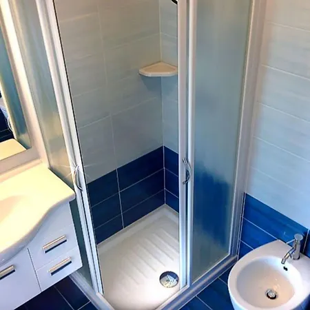 Your Summer Retreat In Lido Dei Pini Appartamento